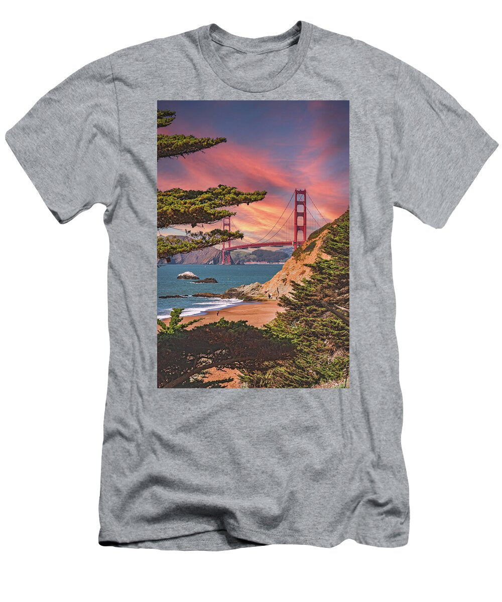 Baker Beach Scenic View of Golden Gate Bridge - T-Shirt