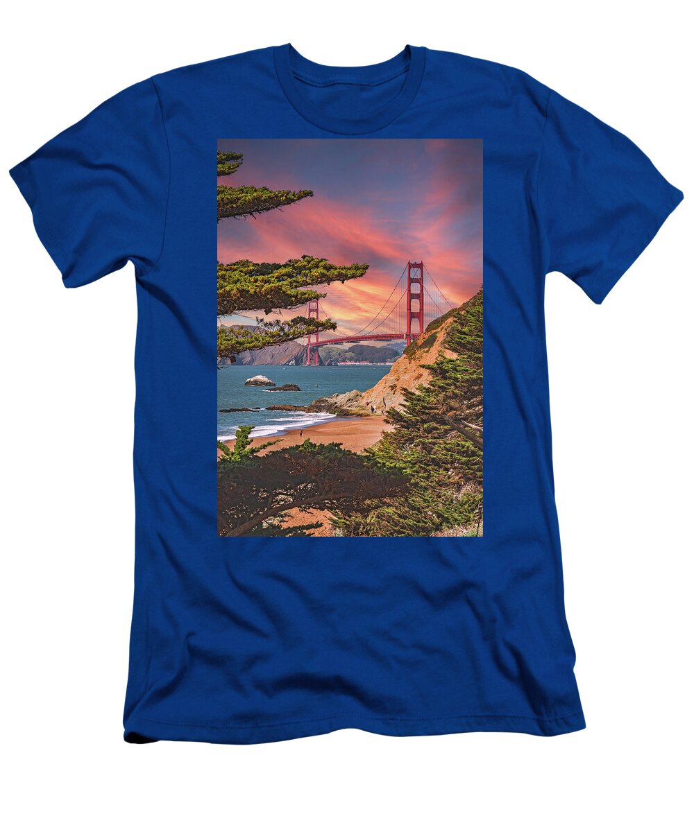 Baker Beach Scenic View of Golden Gate Bridge - T-Shirt