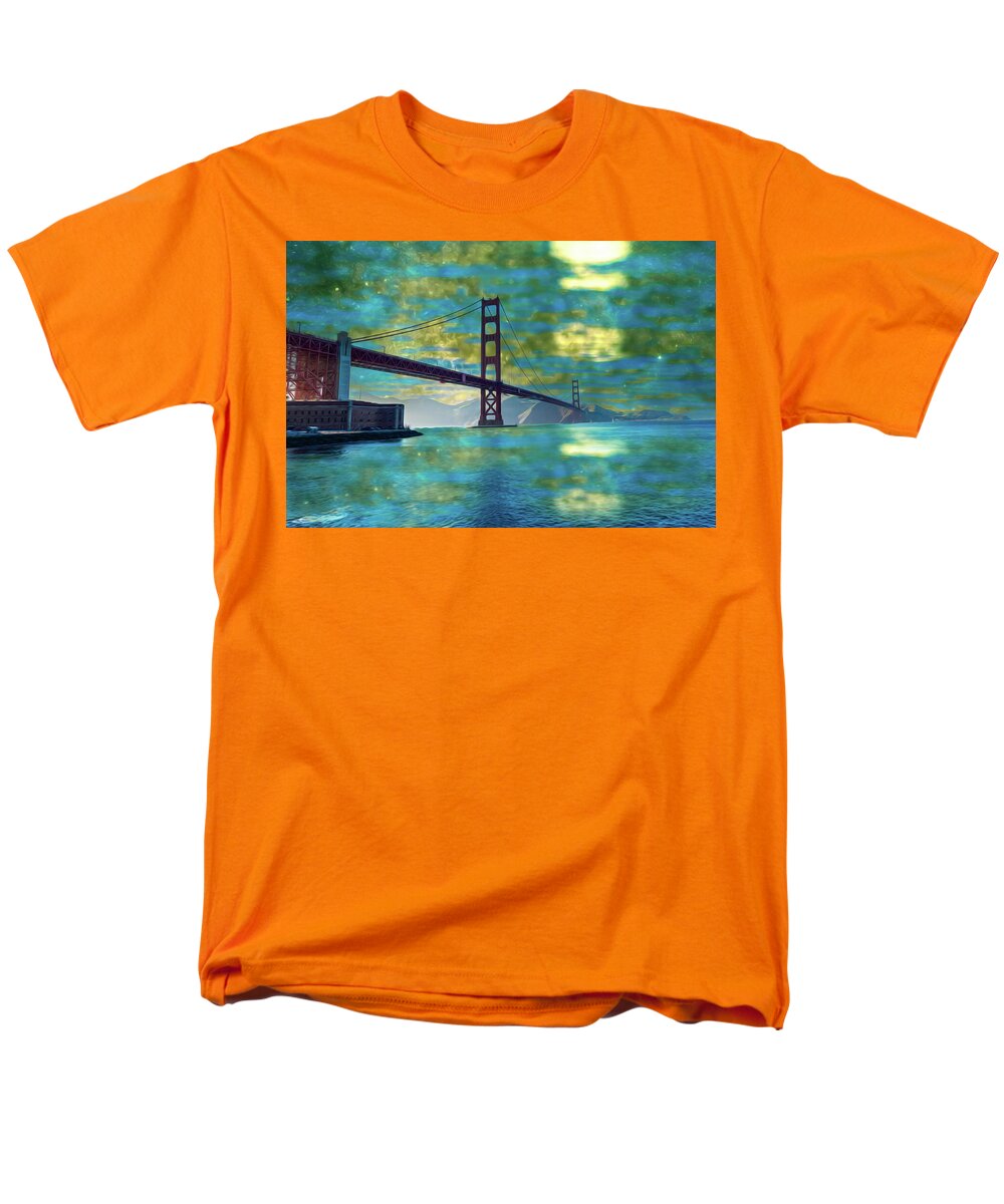 Golden Light on a Goldne day in the Golden Gate Bridge - Men's T-Shirt (Regular Fit)