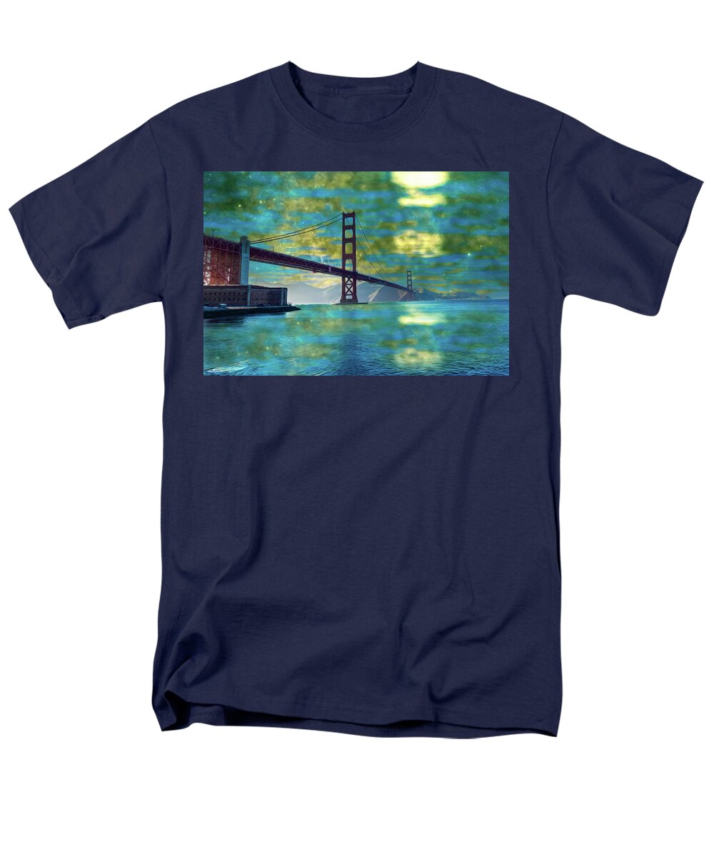 Golden Light on a Goldne day in the Golden Gate Bridge - Men's T-Shirt (Regular Fit)