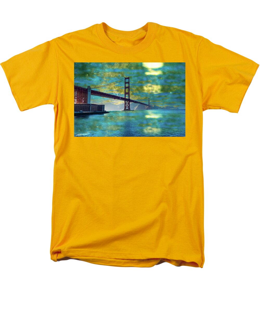Golden Light on a Goldne day in the Golden Gate Bridge - Men's T-Shirt (Regular Fit)