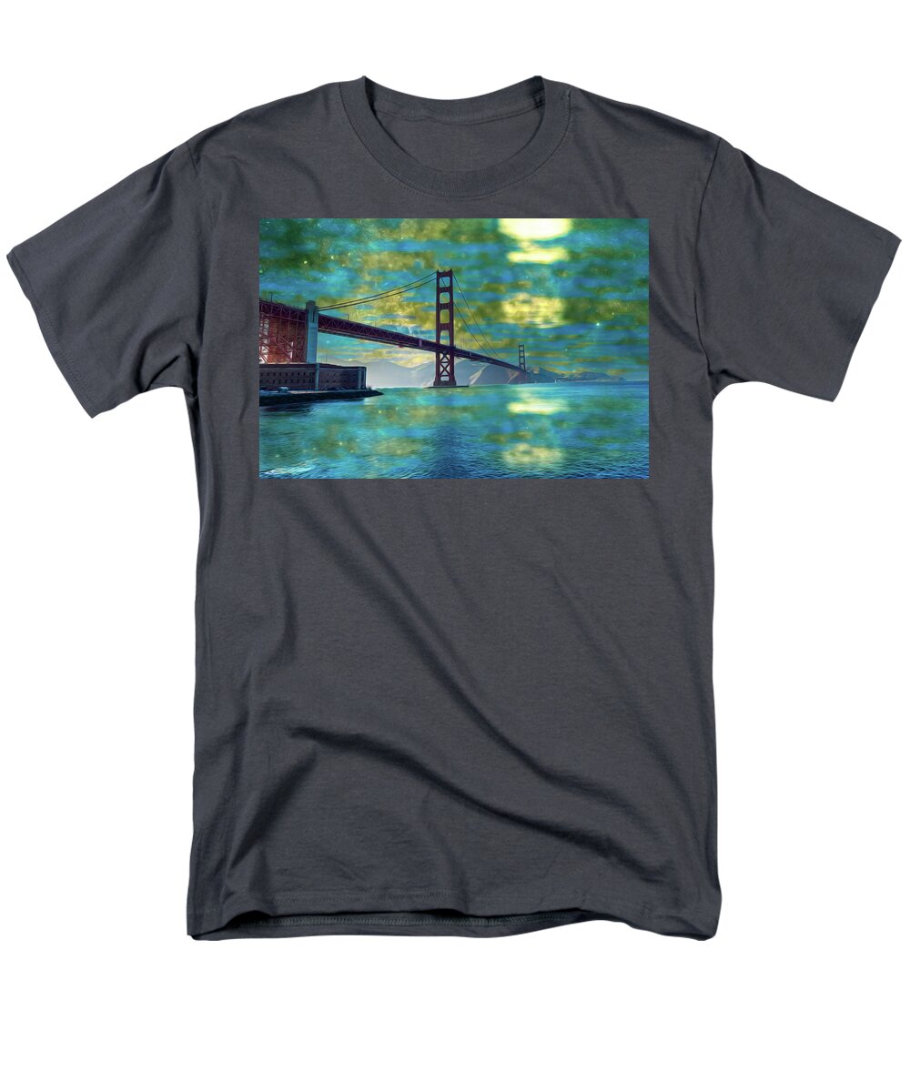 Golden Light on a Goldne day in the Golden Gate Bridge - Men's T-Shirt (Regular Fit)