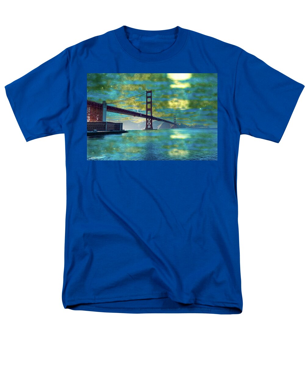 Golden Light on a Goldne day in the Golden Gate Bridge - Men's T-Shirt (Regular Fit)