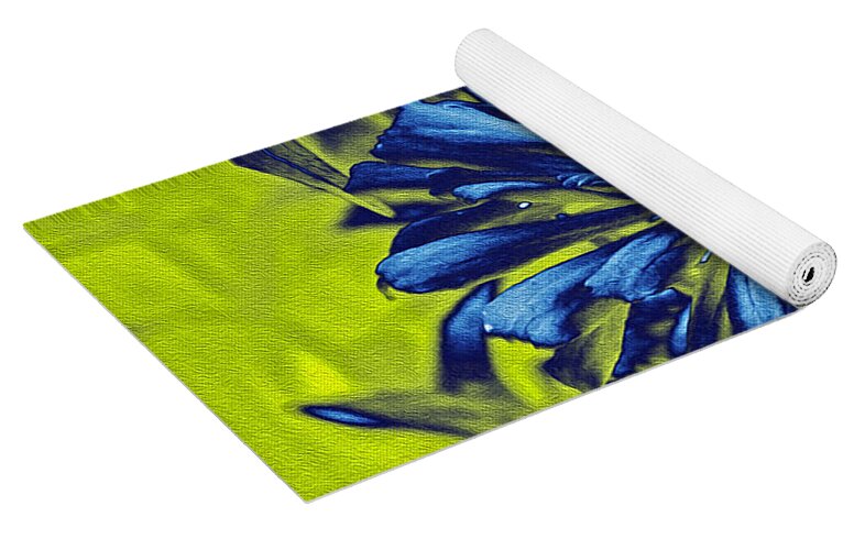 Inverted image of a flower - Yoga Mat
