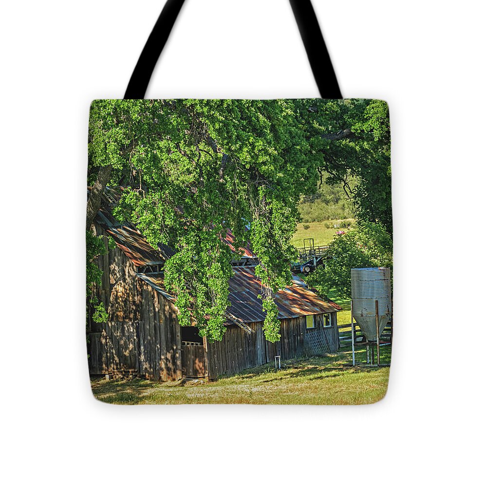 Outdoor Barn Central California - Tote Bag