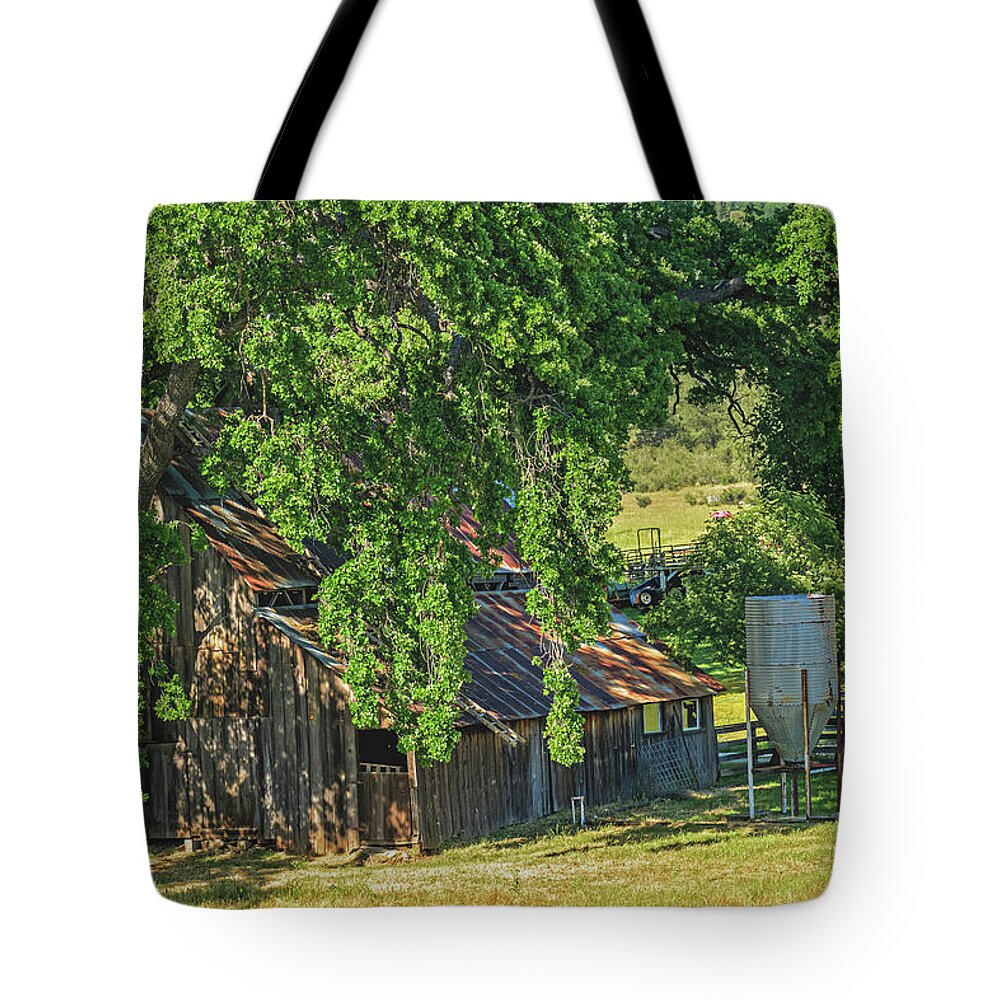 Outdoor Barn Central California - Tote Bag