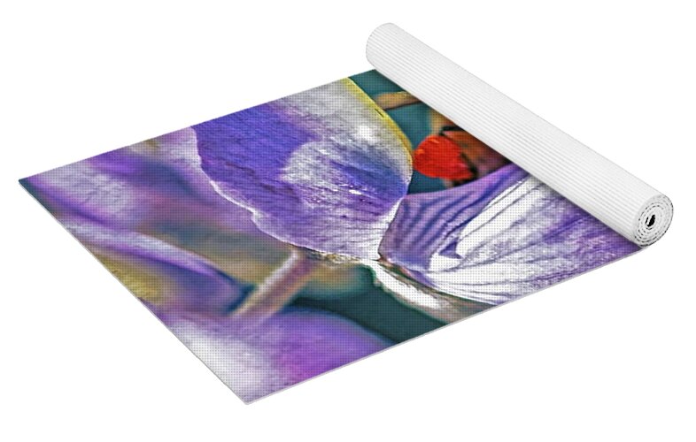 Rough Art Wall Layer of a Bee on a Flower - Yoga Mat