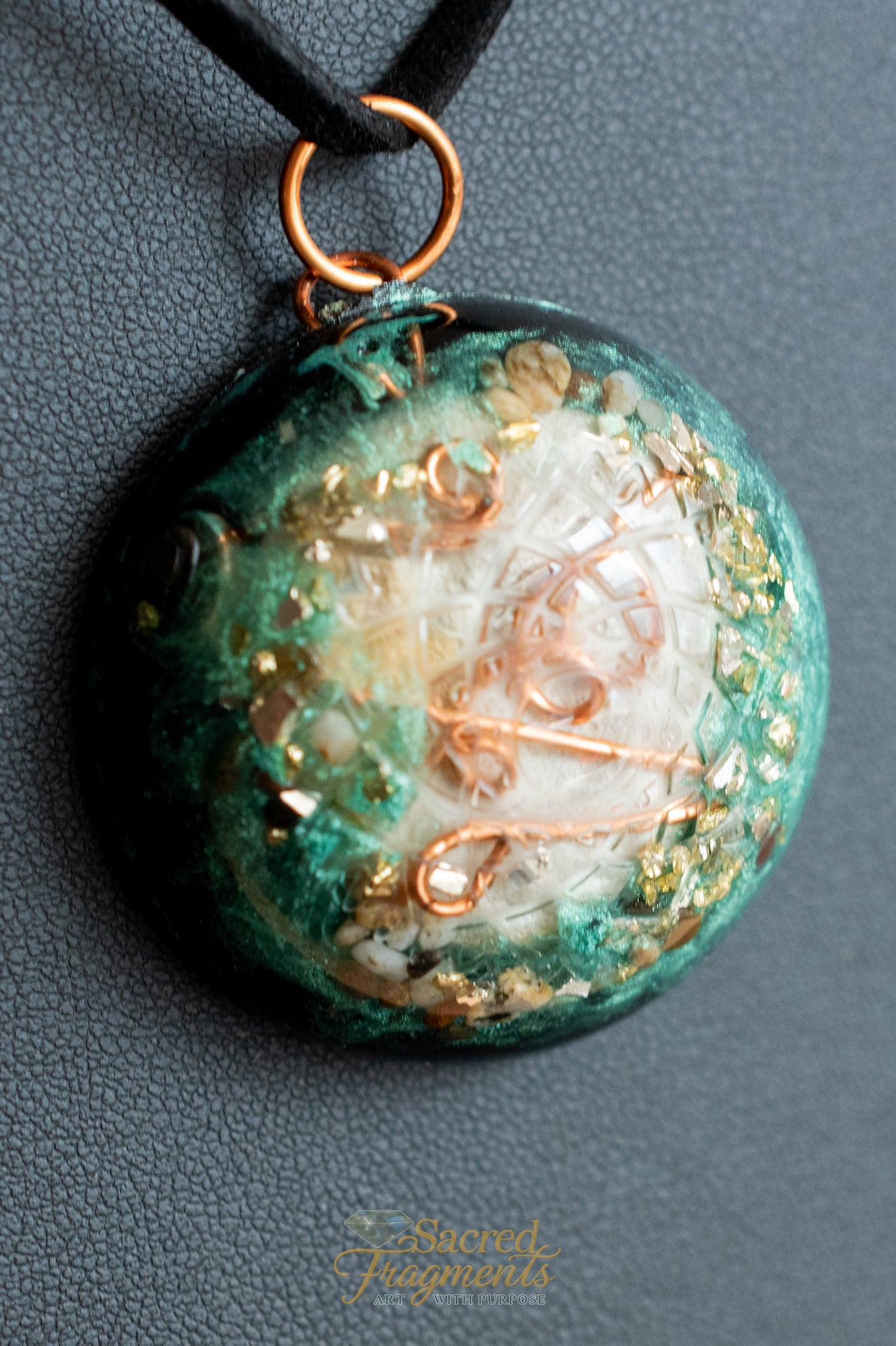Crown Chakra Orgone Pendant with Shungite Stone