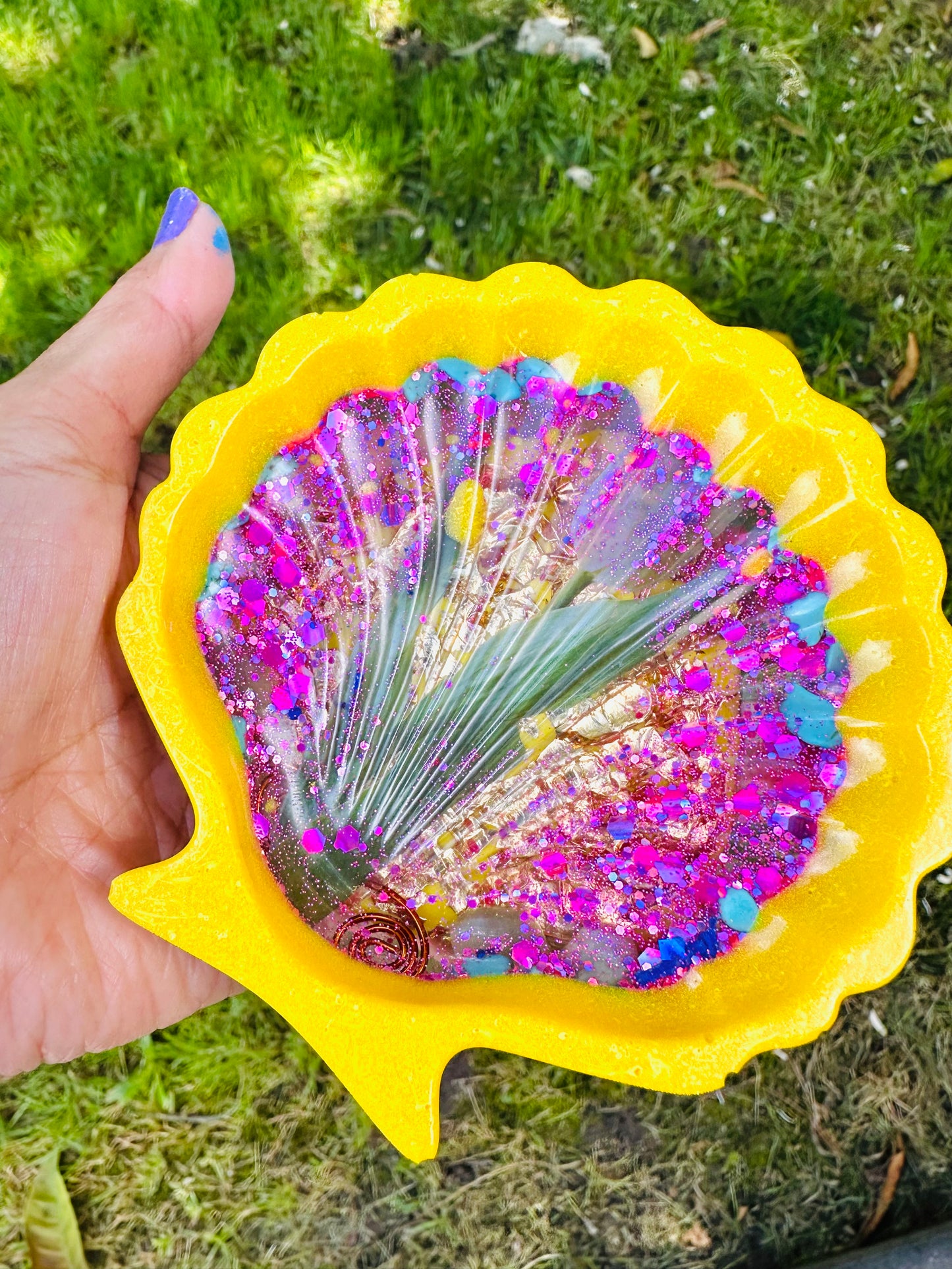 Shell Tray Spring Tulip Orgonite