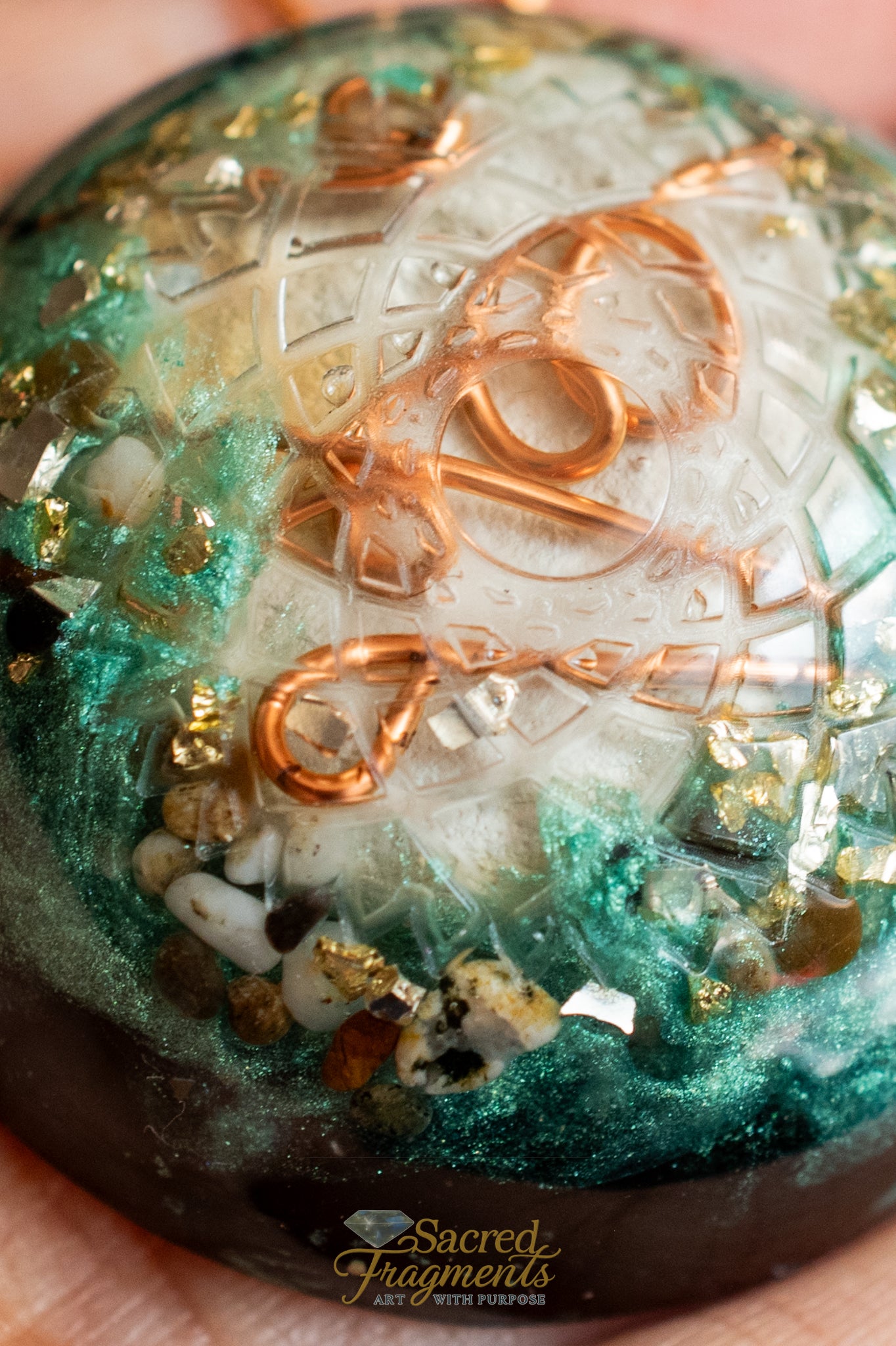 Crown Chakra Orgone Pendant with Shungite Stone
