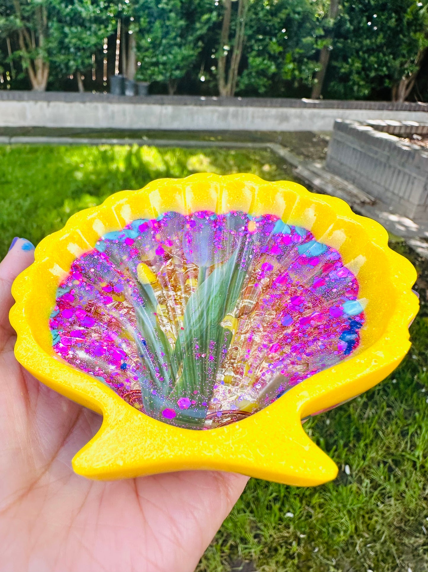 Shell Tray Spring Tulip Orgonite