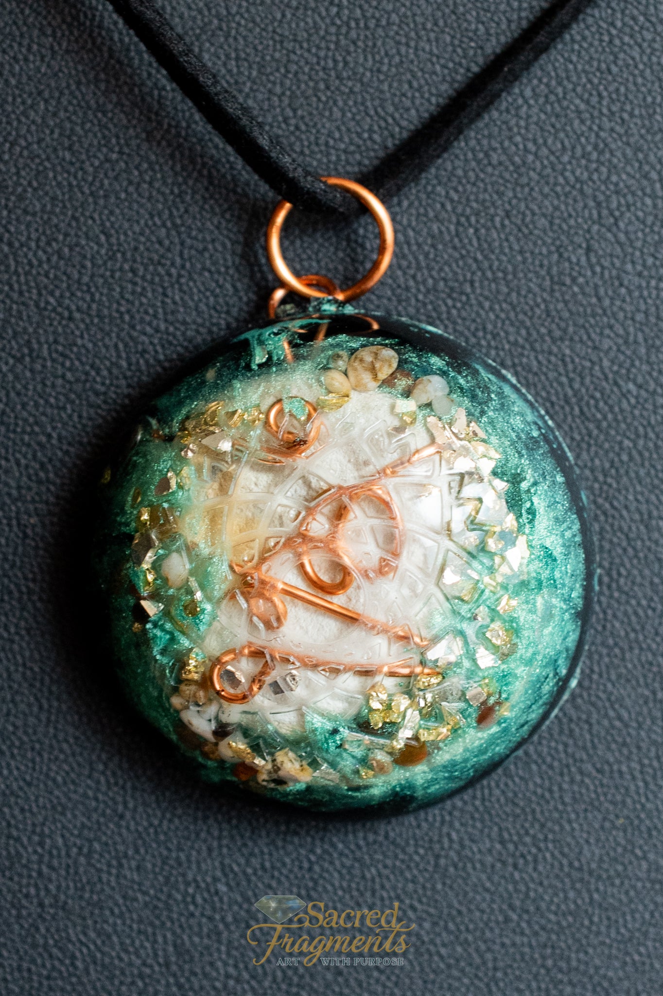 Crown Chakra Orgone Pendant with Shungite Stone
