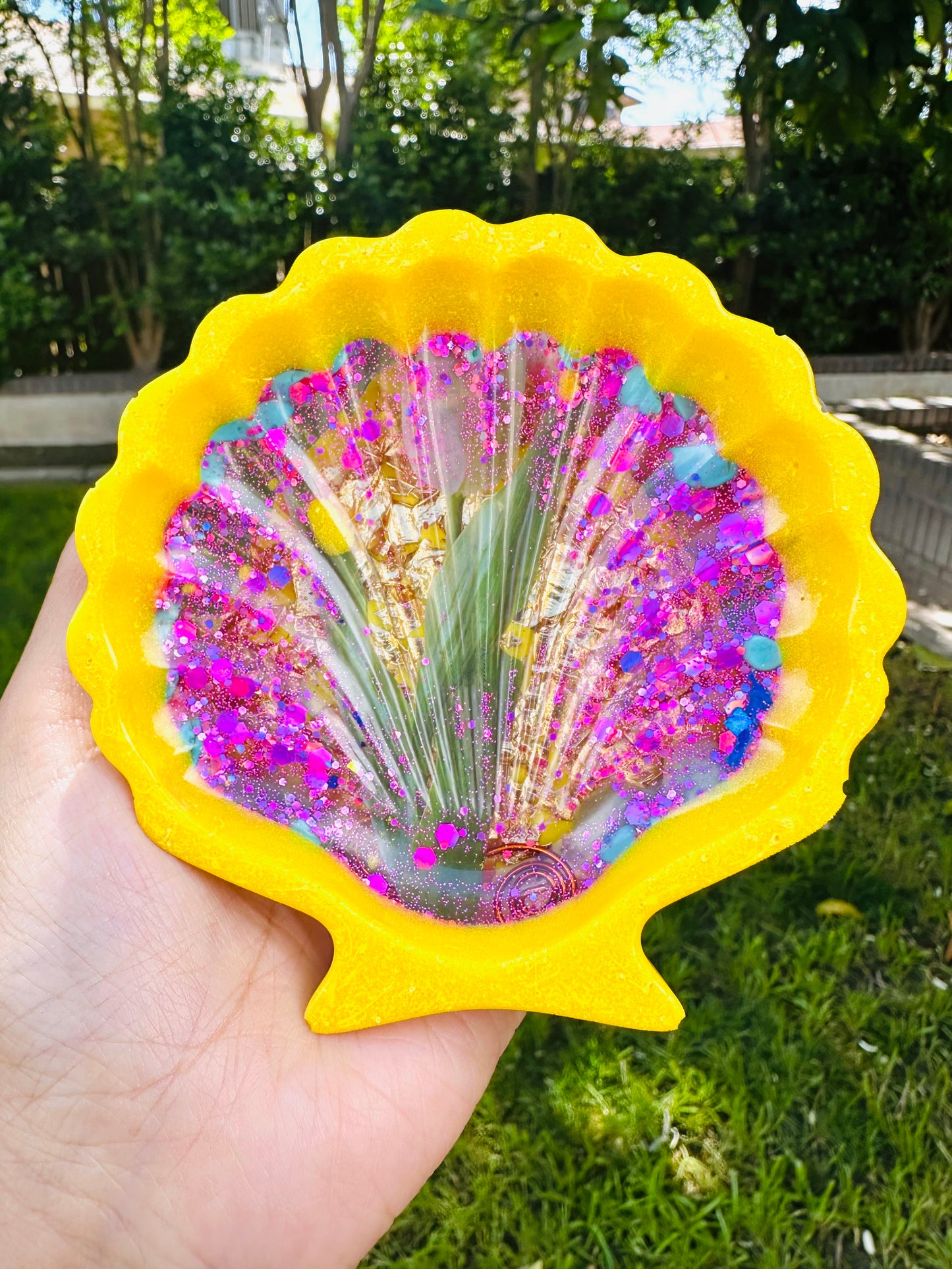 Shell Tray Spring Tulip Orgonite