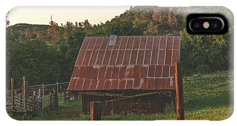 Ladnscape of an Old Barn - Phone Case