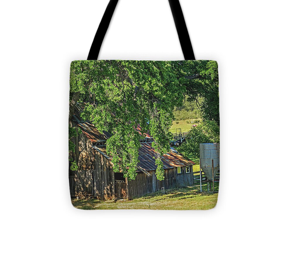 Outdoor Barn Central California - Tote Bag