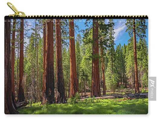 Wall art Wonders in Yosemite National Park - Zip Pouch
